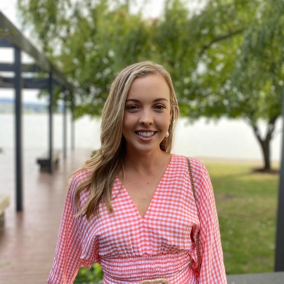 Meet your Posher, Alice - Picture 1 of 1